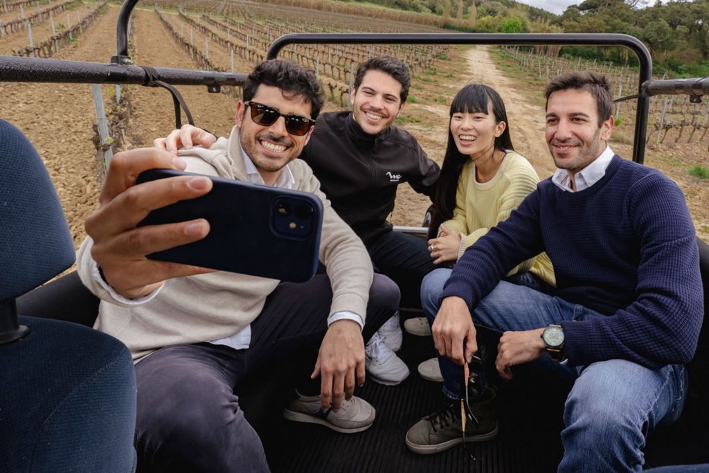 Lisbon: Guided Wine Tour & Tasting + 4WD Jeep Vineyards Experience