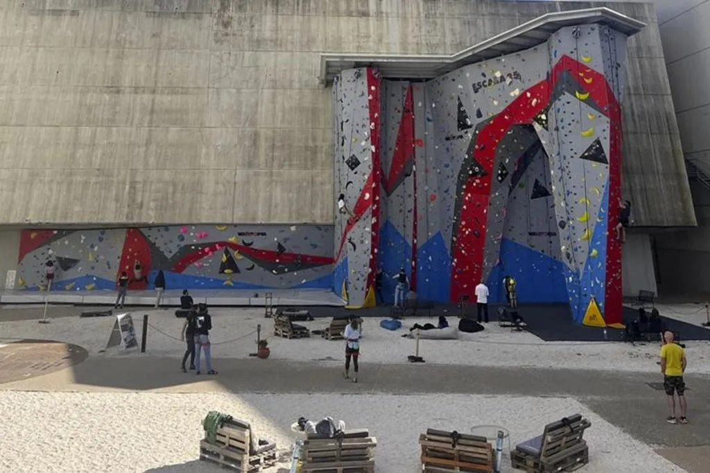 Lisbon: Climbing Experience at Escala25