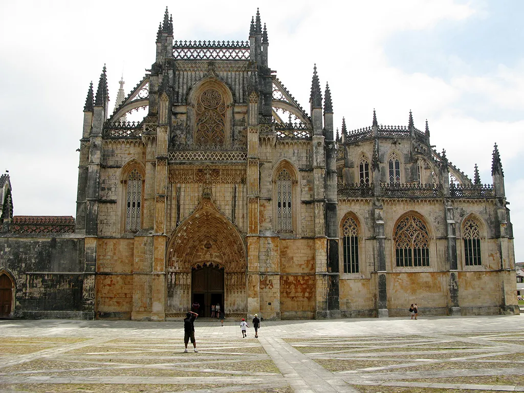 Fátima, Óbidos & Nazaré: Day Trip in a Small Group from Lisbon