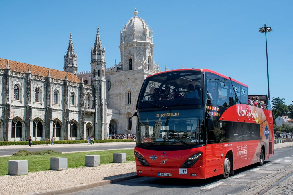Gray Line: Lisbon & Cascais Hop-on Hop-off Bus & Boat Tour