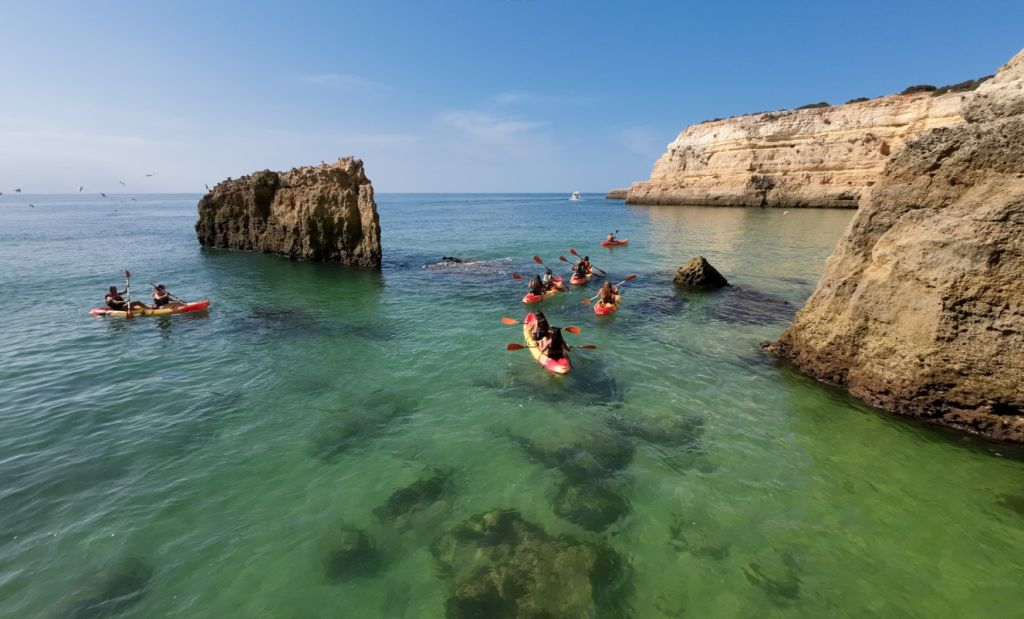 Costa y Cuevas del Algarve: Excursión en Kayak desde Armação de Pera
