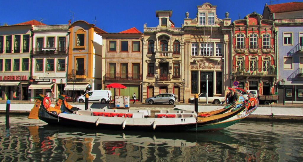 Aveiro: excursão de meio dia desde o Porto com passeio de barco