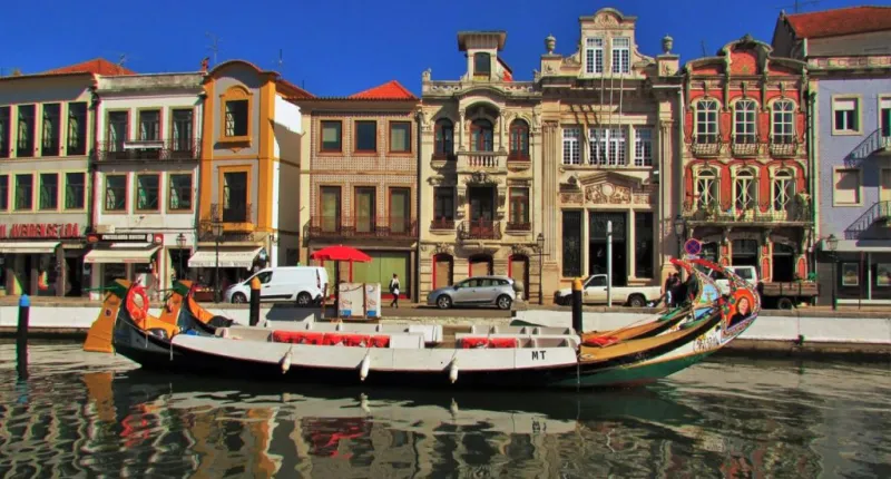 Aveiro: excursão de meio dia desde o Porto com passeio de barco