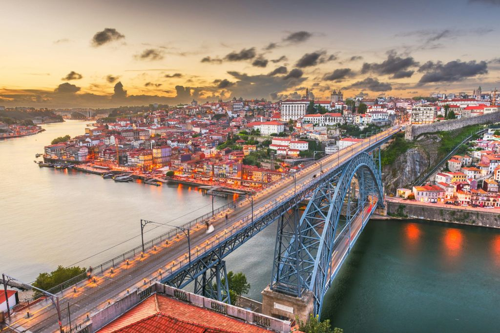 Porto and Gaia: Walking Tour of Douro's Two Riversides