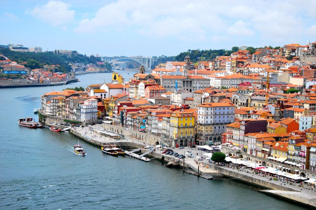 Porto and Gaia: Guided Walking Tour