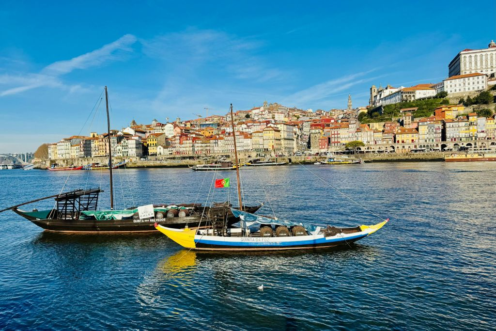 Porto and Gaia: Walking Tour of Douro's Two Riversides