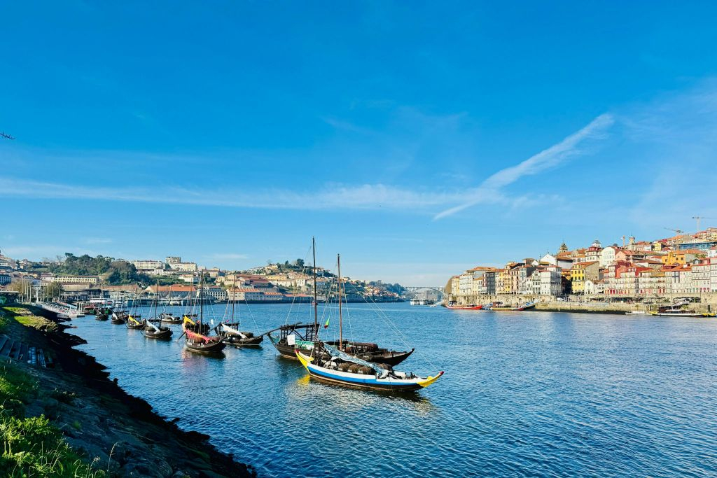 Porto and Gaia: Walking Tour of Douro's Two Riversides