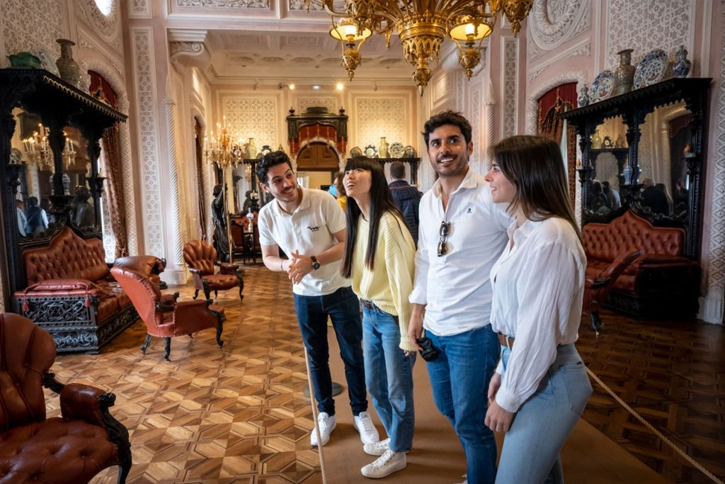 Sintra & Cascais: Guided Walking Tour & Day Trip From Lisbon