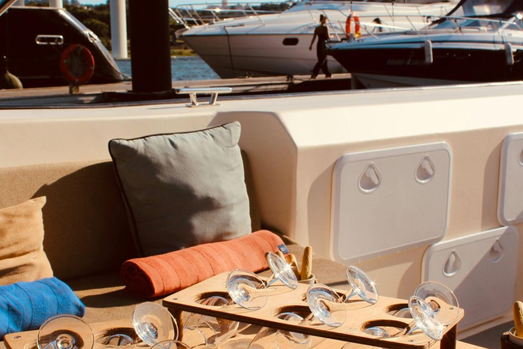 Cruzeiro de barco no rio Douro com vinho do Porto