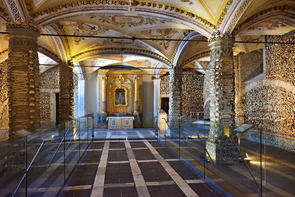 Evora, Chapel of Bones and Wine Tasting: Day Trip from Lisbon