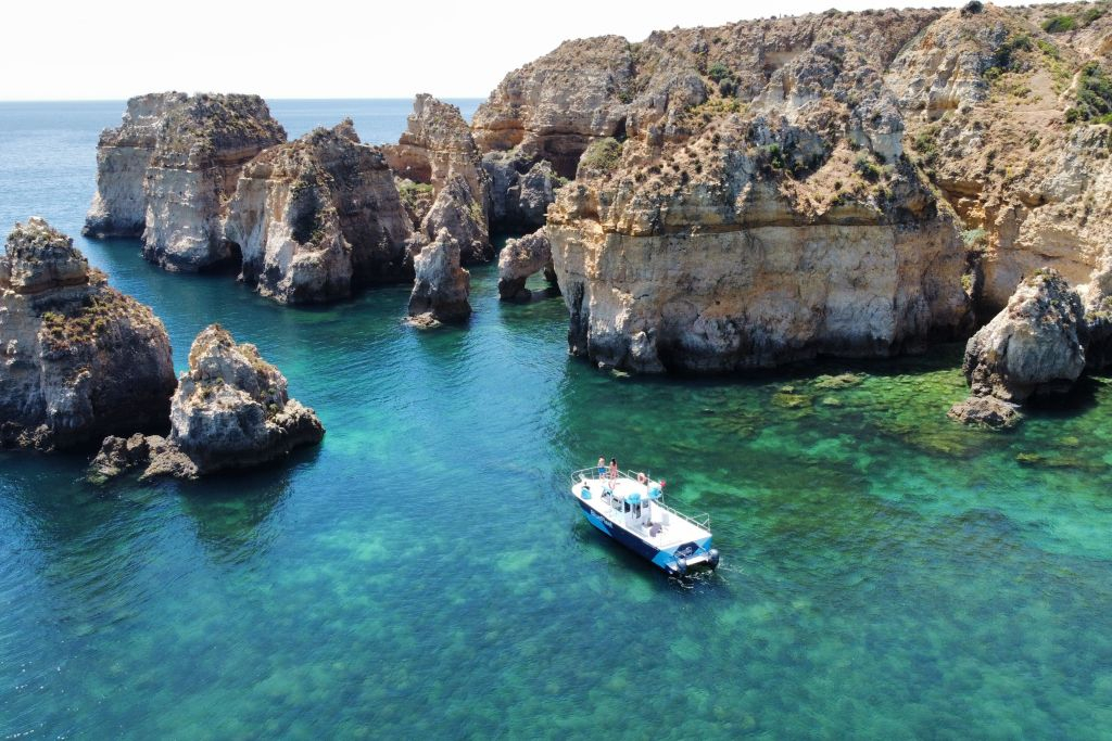 Grutas da Ponta da Piedade: passeio de cruzeiro costeiro de 2,5 horas saindo de Lagos