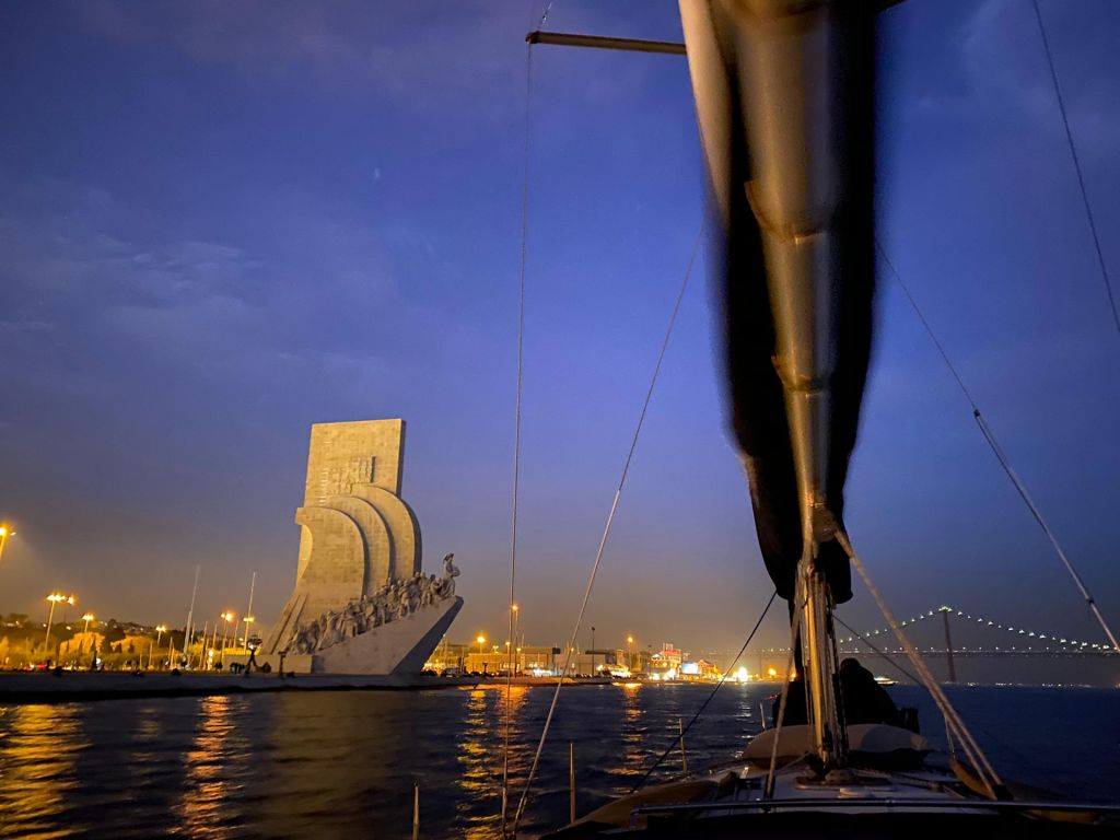 Lisbon: 2-Hour Night Sailing Tour from Belém