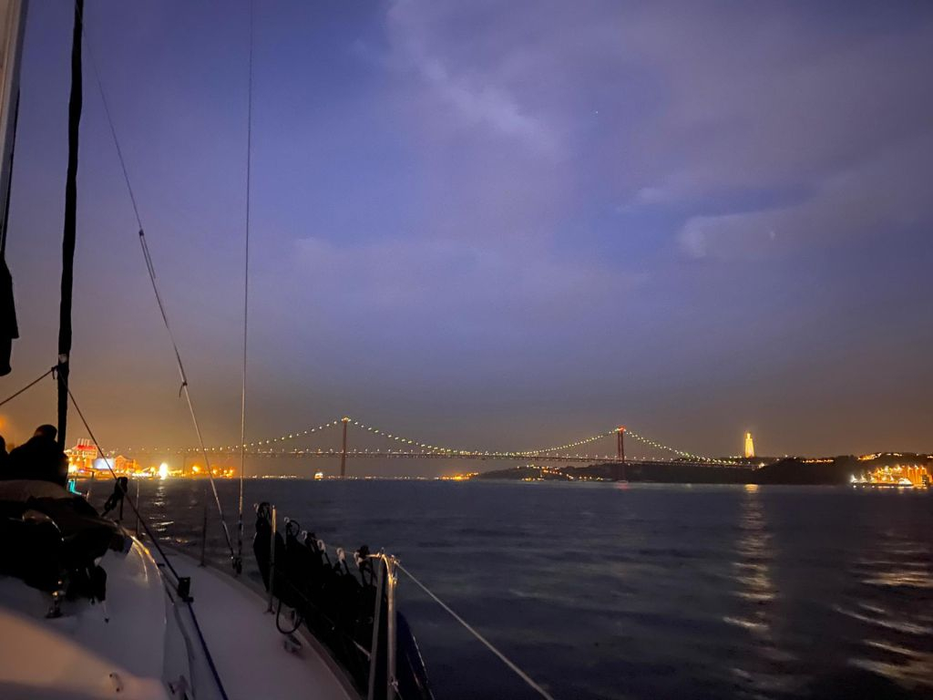 Lisbon: 2-Hour Night Sailing Tour from Belém