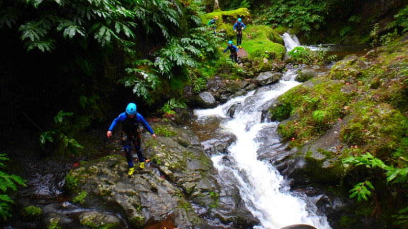 Canyoning na Ribeira dos Caldeirões