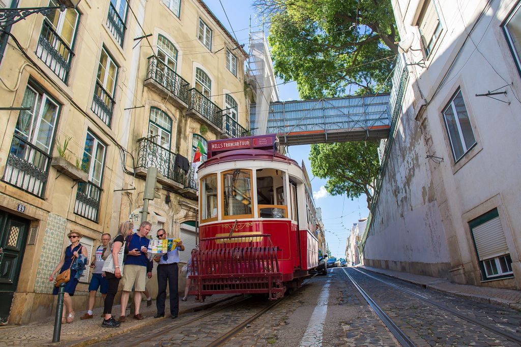 Hills Tramcar & Fado in Chiado