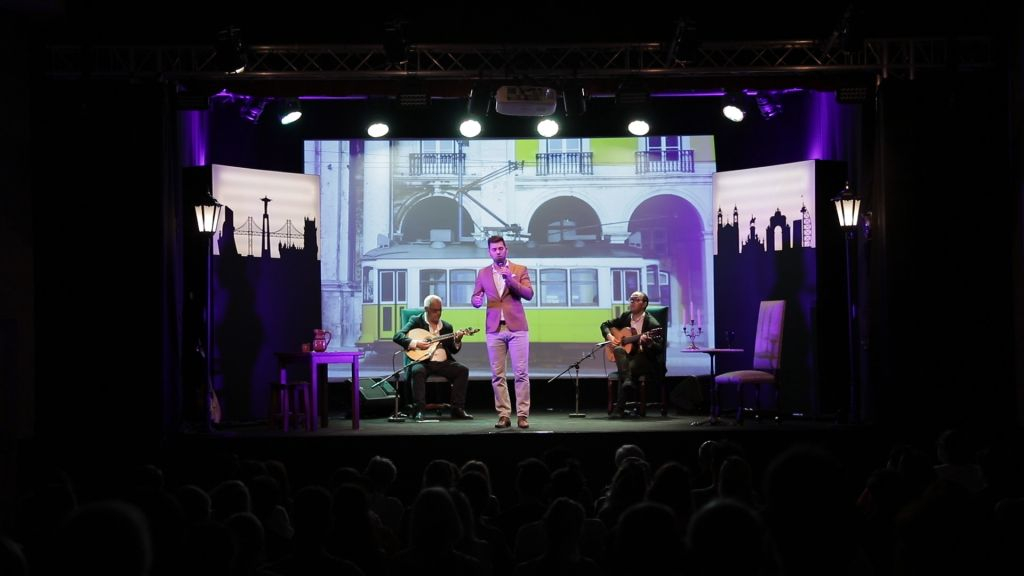 Hills Tramcar & Fado in Chiado