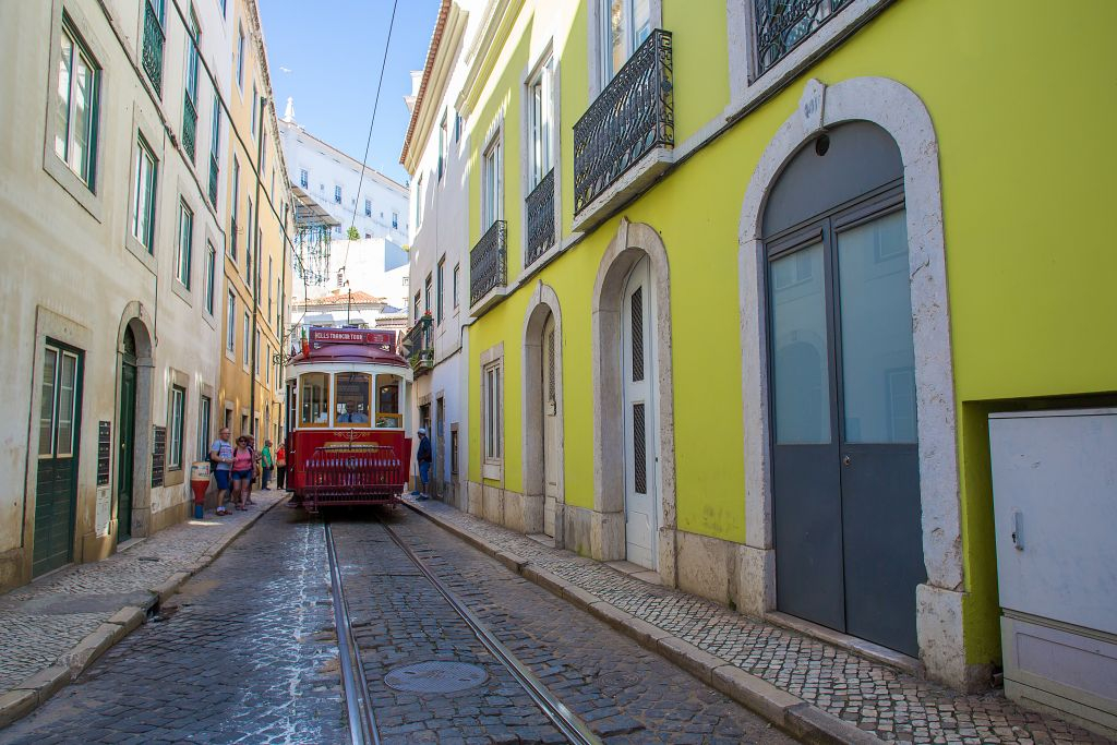 Hills Tramcar & Fado in Chiado