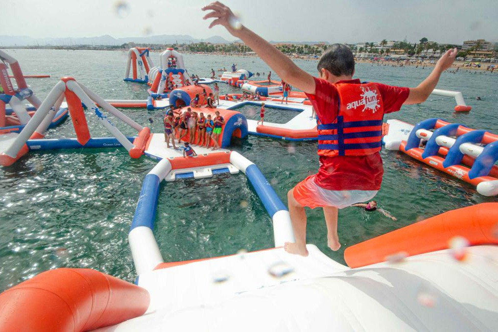 Armação de Pêra: Inflatable Waterpark Entry Ticket