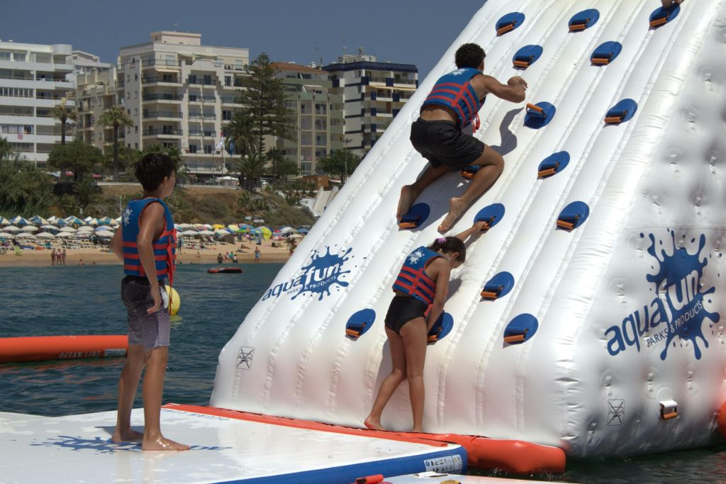 Armação de Pêra: Inflatable Waterpark Entry Ticket