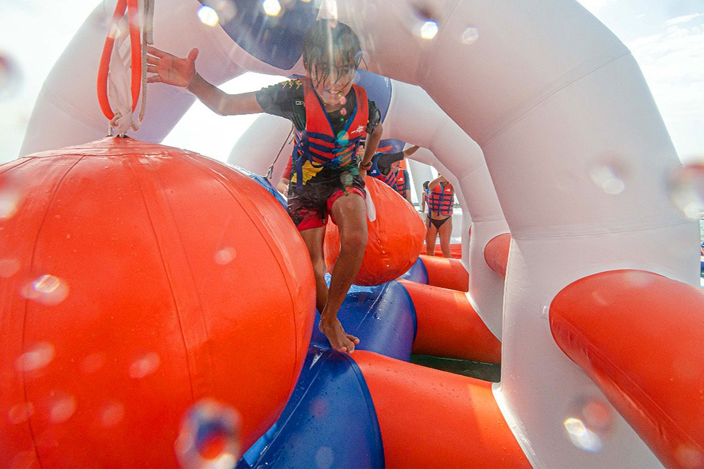 Armação de Pêra: Inflatable Waterpark Entry Ticket