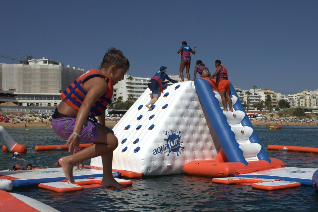 Armação de Pêra: Inflatable Waterpark Entry Ticket