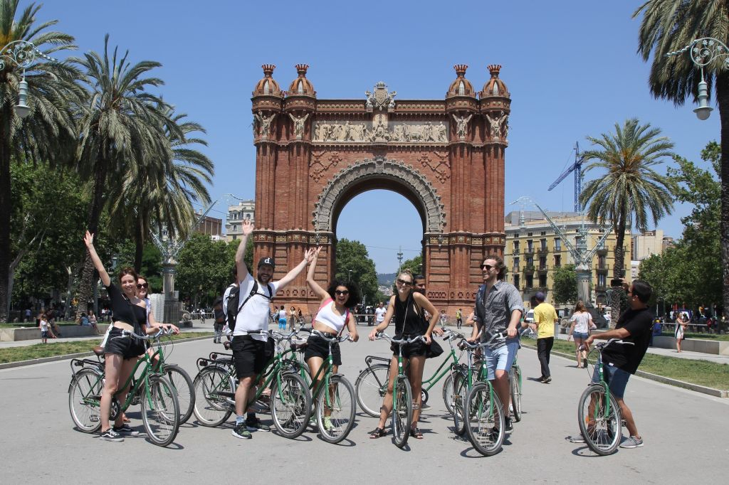 Barcelona: Guided Bike Tour