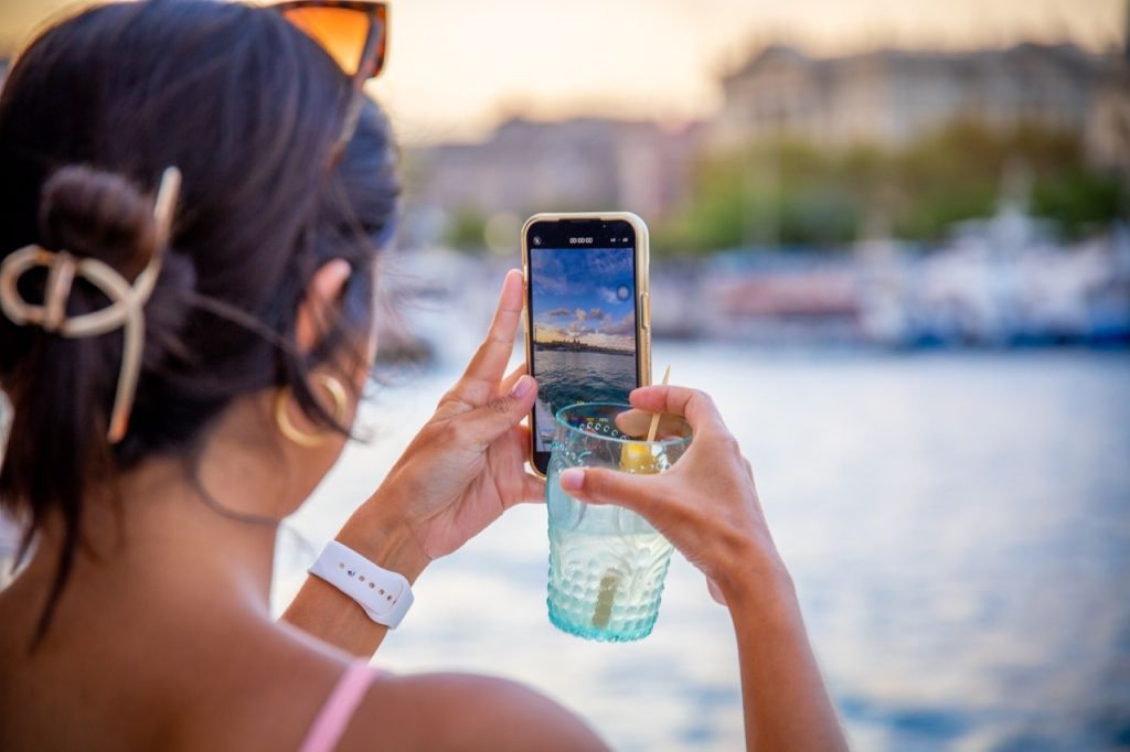 Local Tapas and Sailing Adventure in Barcelona