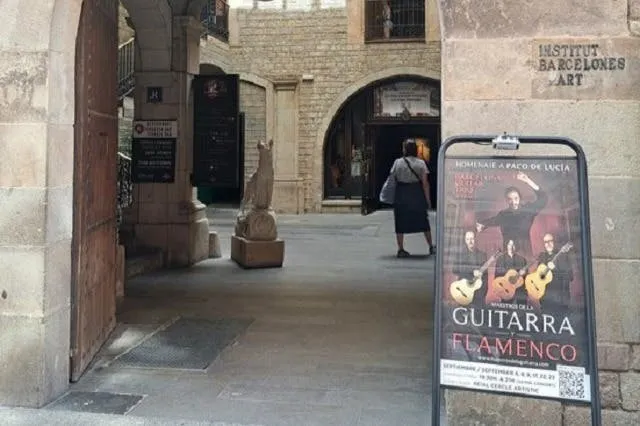 Barcelona: Guitar Trio & Flamenco Dance at Real Circulo
