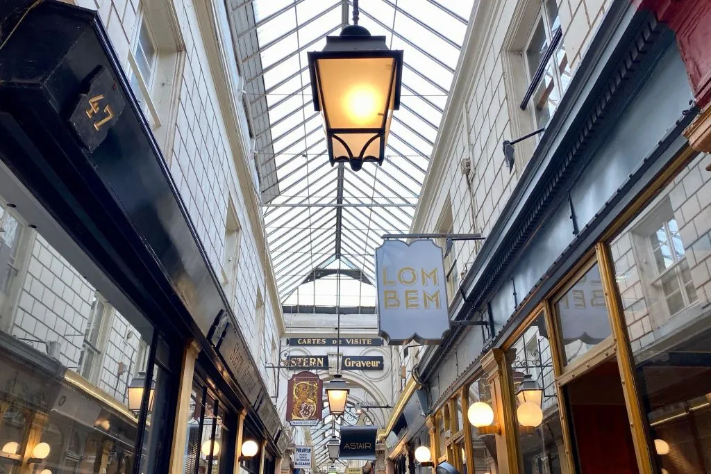 Paris : Palais Royal & Passages Couverts Smartphone Walking Tour