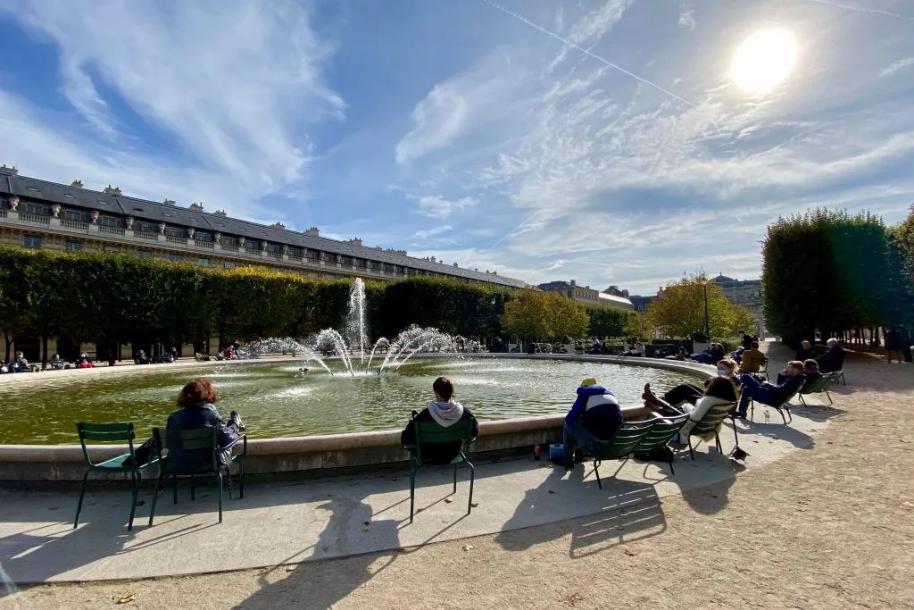 Paris : Palais Royal & Passages Couverts Smartphone Walking Tour
