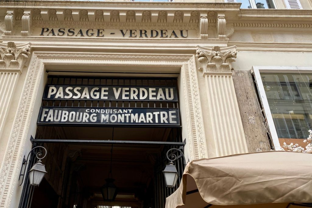 Paris : Palais Royal & Passages Couverts Smartphone Walking Tour