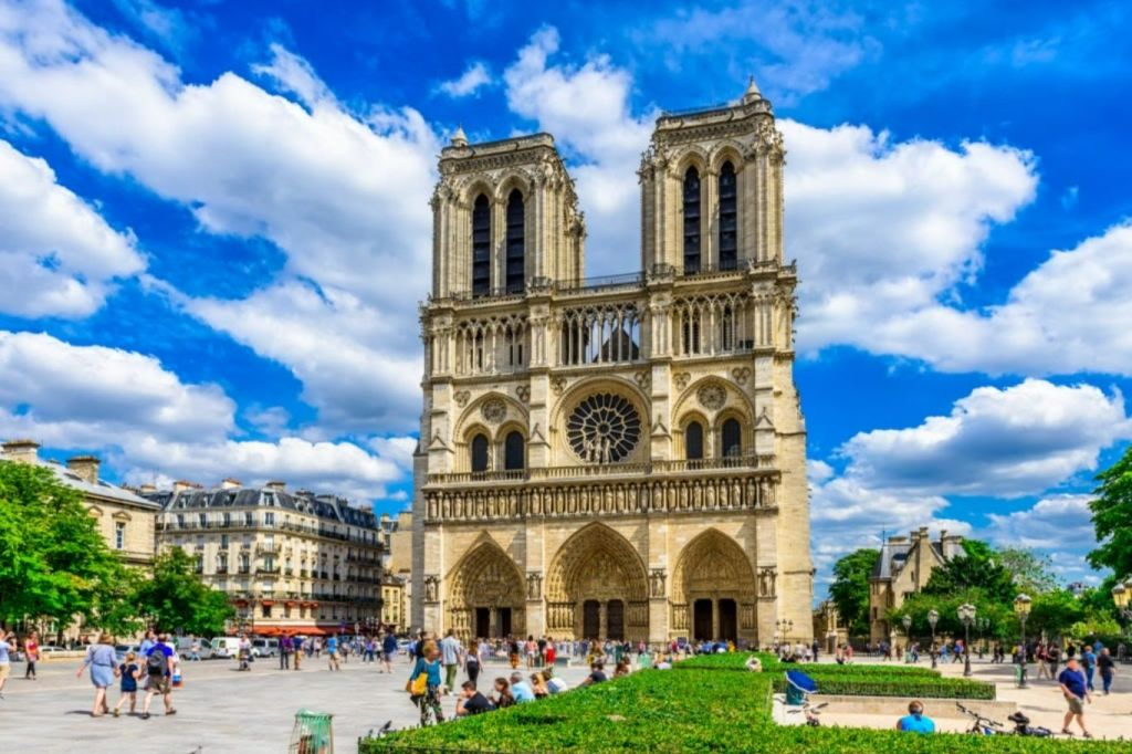 Paris: Sightseeing Tour with Audio Guide