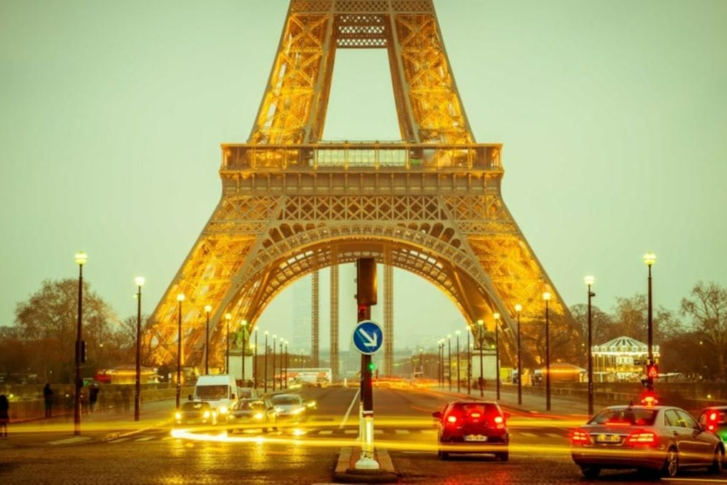 Paris: Sightseeing Tour with Audio Guide