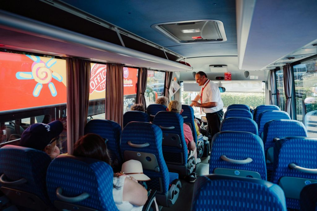 Solo trasporto: Viaggio di andata e ritorno in bus navetta da Napoli a Pompei