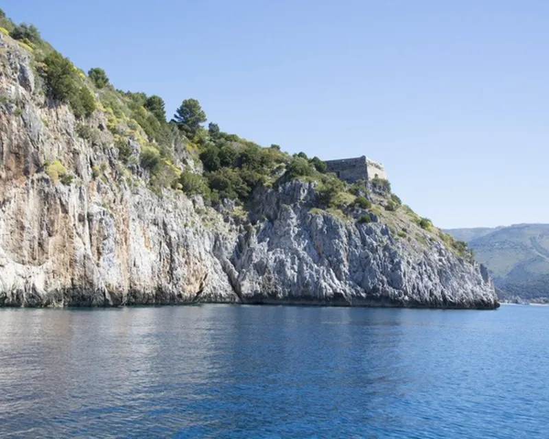 Grotte di Capo Palinuro: Escursione in Barca da Palinuro