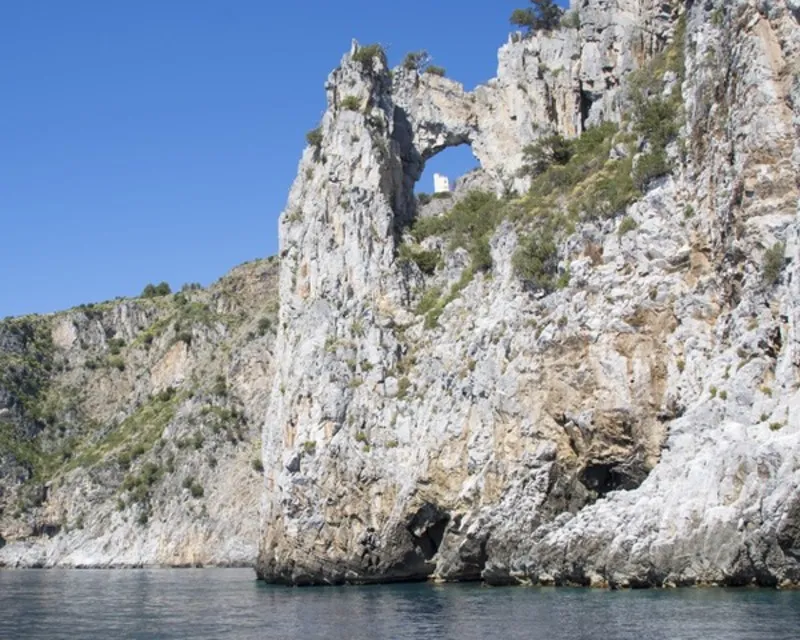 Grotte di Capo Palinuro: Escursione in Barca da Palinuro