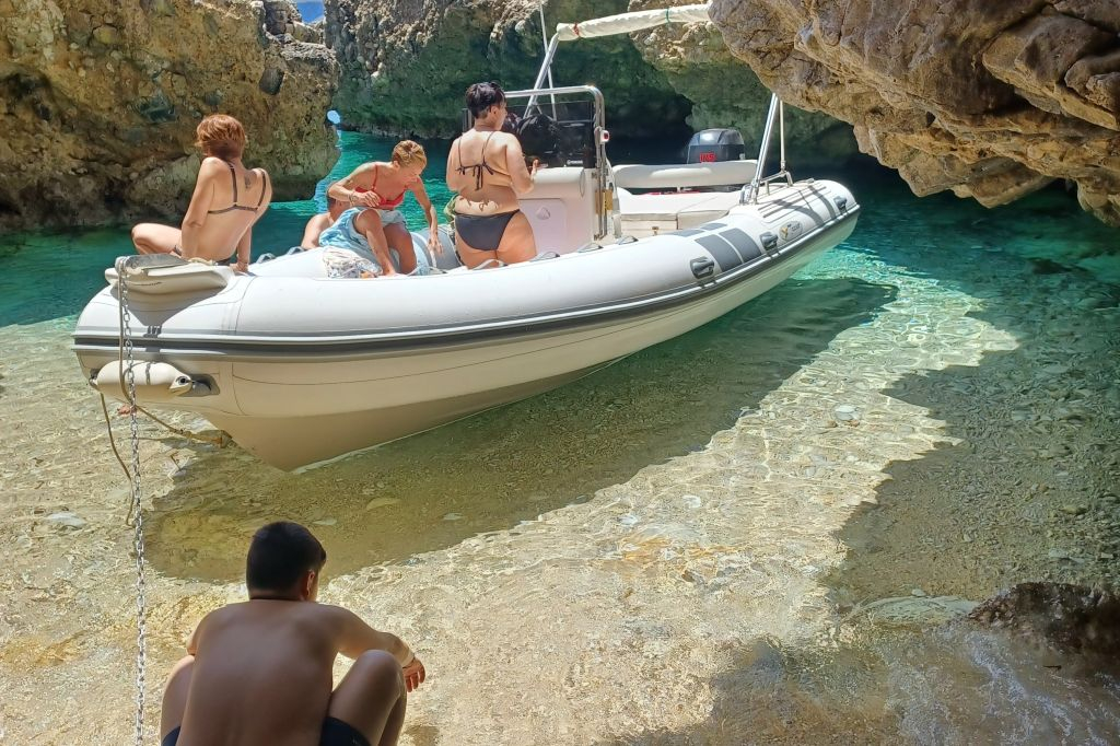 Favignana e Levanzo: tour dell'isola in barca da Trapani