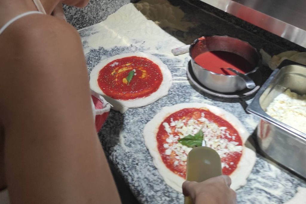 Naples: Small-Group Pizza-Making Experience