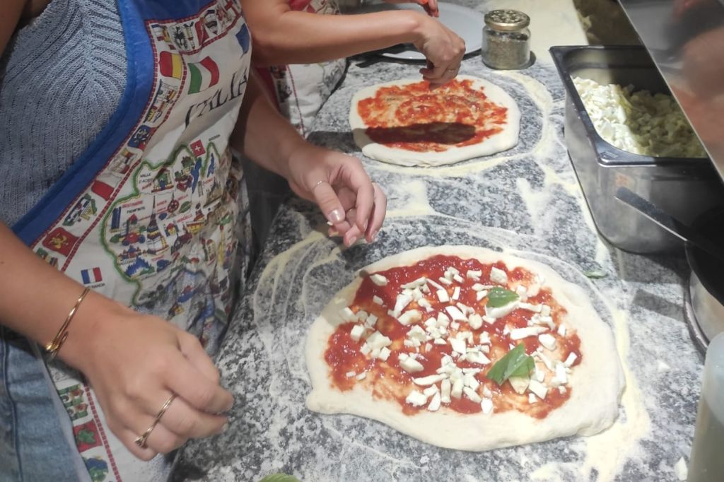 Naples: Small-Group Pizza-Making Experience