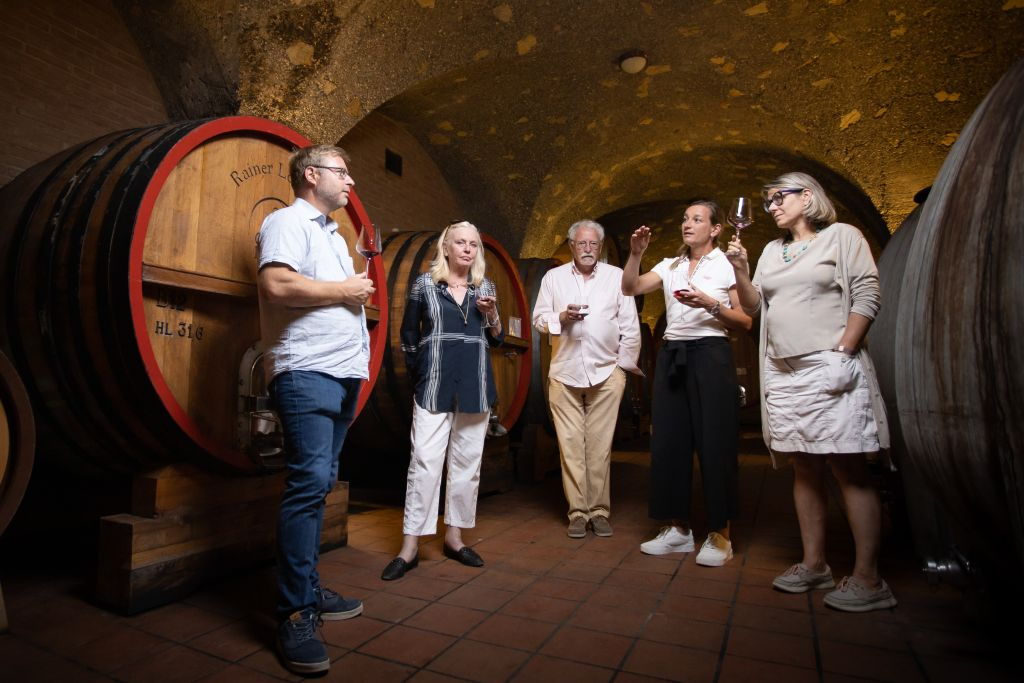 Tenuta vinicola Corte Pavone: Tour del Brunello dietro le quinte e degustazione gastronomica