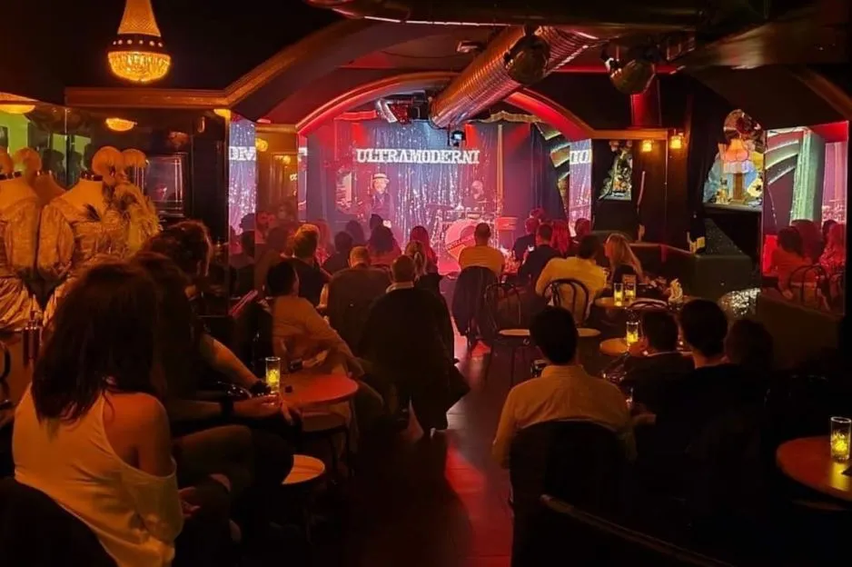 Rome: Guided Night Tour + Burlesque Show