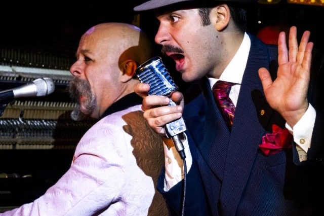 Rome: Guided Night Tour + Burlesque Show