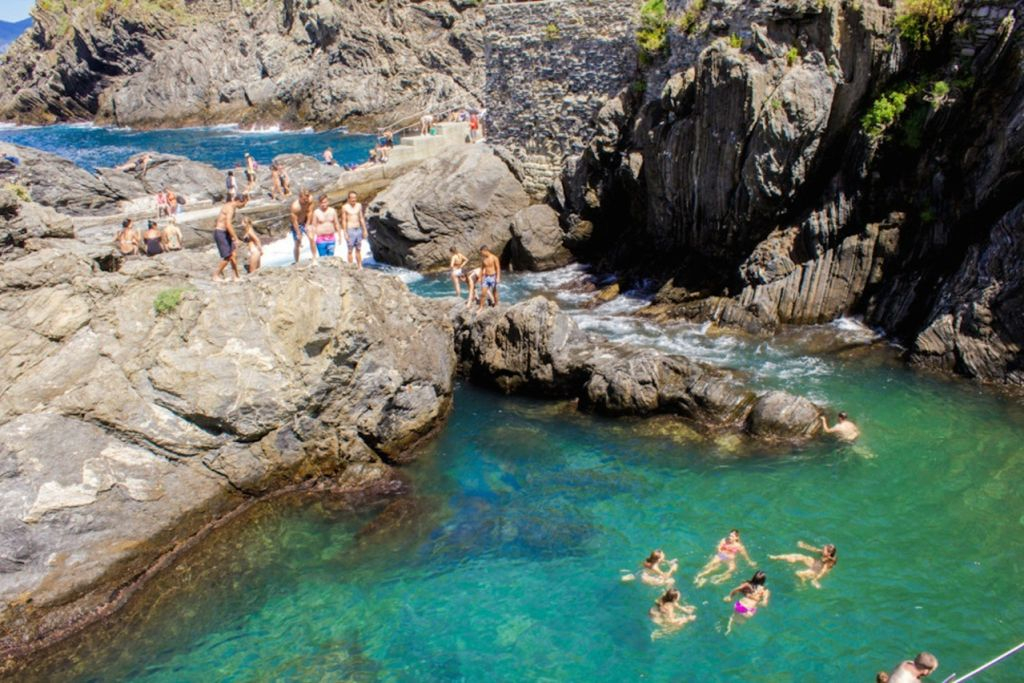 Cinque Terre: Tour in barca da La Spezia + Aperitivo e bevande a bordo