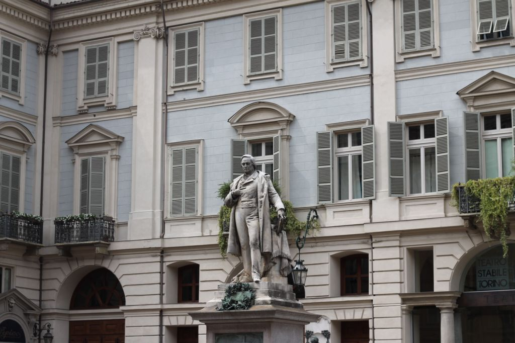 Highlights and Hidden Gems of Turin Bike Tour