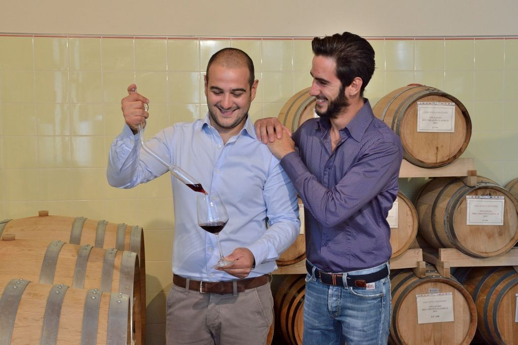 Chianti: Visita Guiada a Bodegas + Cuatro Catas de Vino Chianti + Degustación de Bruschetta y Quesos