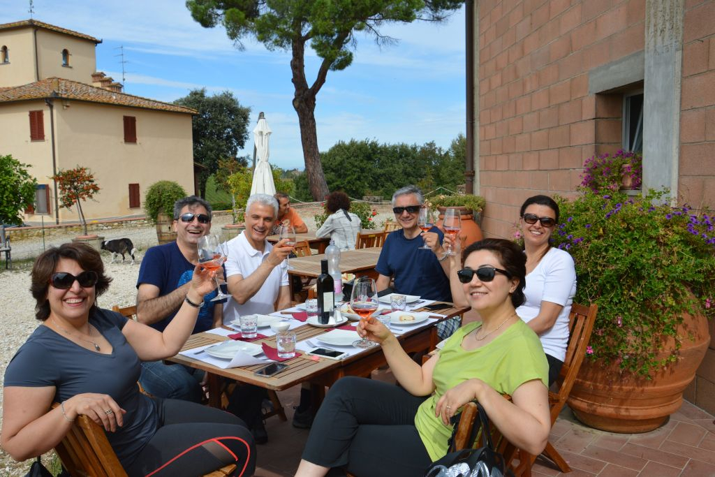 Chianti: Visita Guiada a Bodegas + Cuatro Catas de Vino Chianti + Degustación de Bruschetta y Quesos