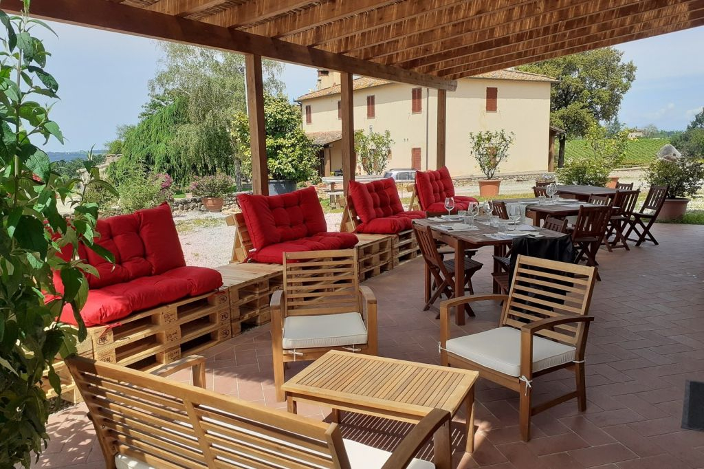 Chianti: Visita Guiada a Bodegas + Cuatro Catas de Vino Chianti + Degustación de Bruschetta y Quesos
