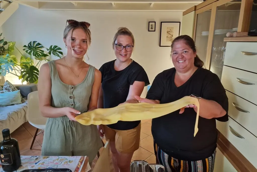 Un'autentica lezione di cucina italiana in un loft milanese
