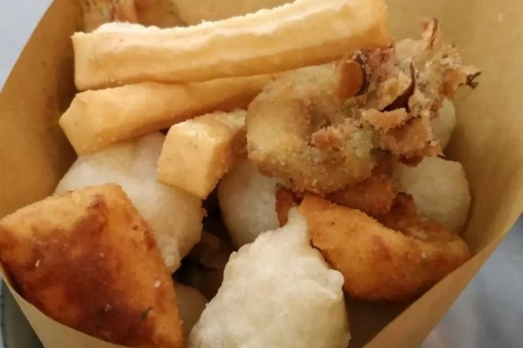Aquarium of Genoa: Entry Ticket + Street Food Tasting