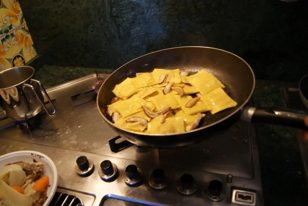 Rome: Local Market Shopping + Cooking Class